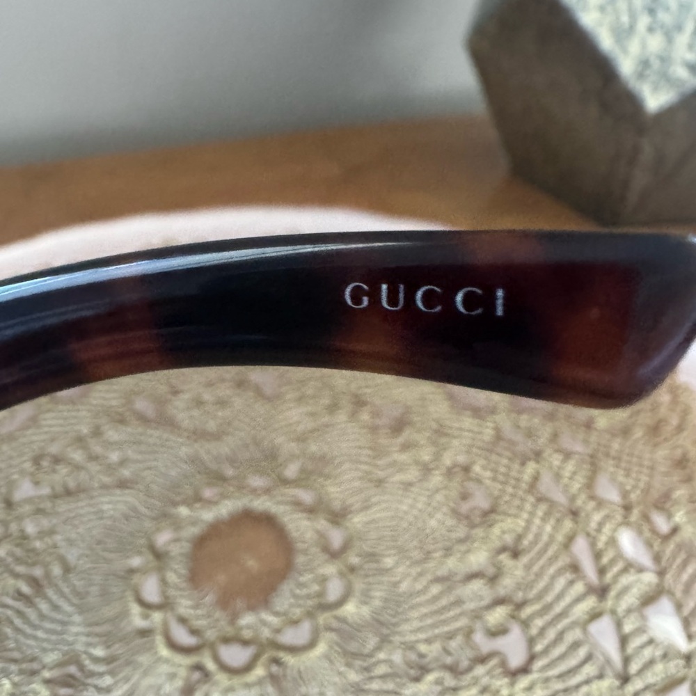 Y2K Gucci Brown and Gold Oversized Buckle Sunglasses - Picture 4 of 5